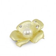 Brooches flower with pearl Gold