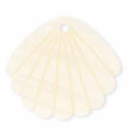 Shell pendants specials scallop White