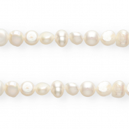 TQ Freshwater pearls round 7-8mm Natural White