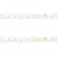 TQ Freshwater pearls nugget oval 7-8mm Natural White