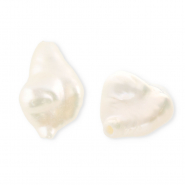 Imperfect freshwater pearls nugget high luster Natural White