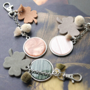 Inspirational Sets Keychains with DQ leather clover pendants