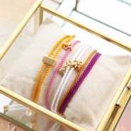 Inspirational Sets This is how you make the most beautiful charm bracelets with trendy cord