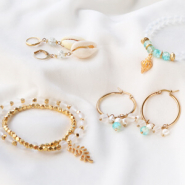 Inspirational Sets Make stylish jewellery with these beautiful glass beads