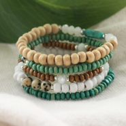 Inspirational Sets See here how to make trendy bracelets with wood beads