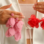 NEW Shop now! Trendy earrings with flowers and bows