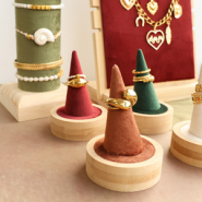 Inspirational Sets Showcase your jewellery collection with wooden displays
