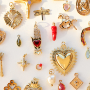 Inspirational Sets Mix and match with metal charms: hearts, country, and smileys