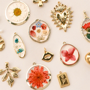 NEW Classic charms with dried flowers