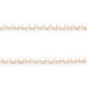 TQ Freshwater pearls oval Natural White