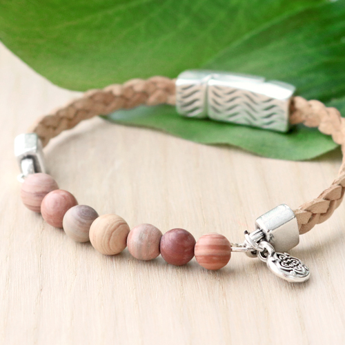 Jewellery with a natural look of natural stone beads and semi-precious stone beads!