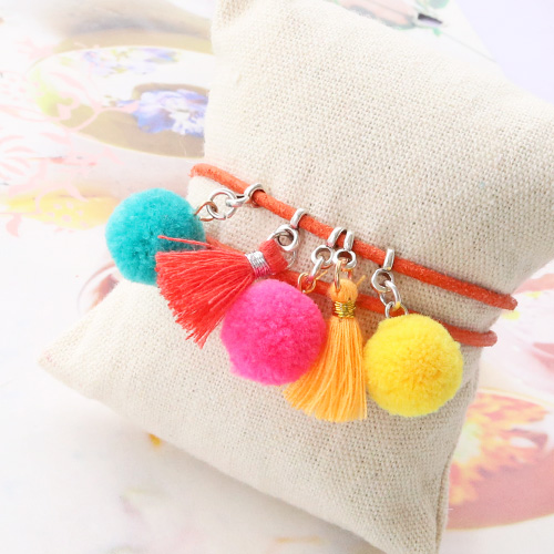Summer special! Wonderful Pompom charms in the best colours 