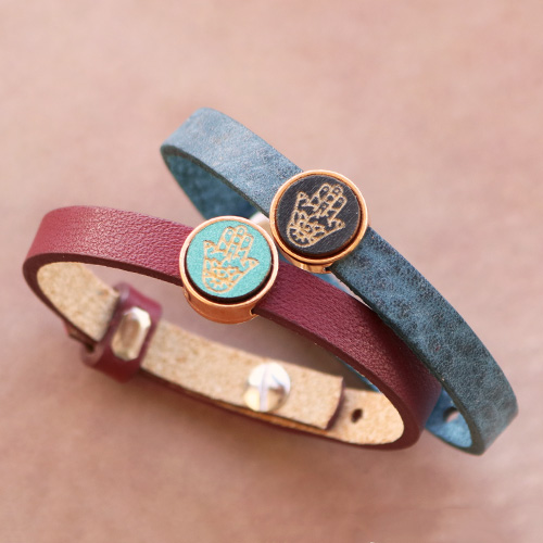 Winter jewellery with wooden cabochons, Cuoio and macram&eacute; bead cord