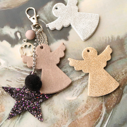 Sparkling keychains with angels and stars