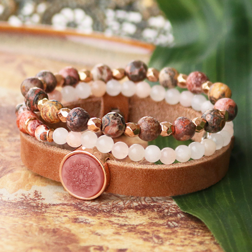 See here what you can make with natural stone beads: