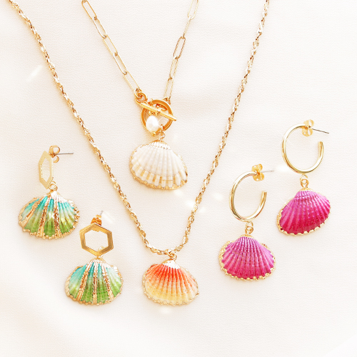 Necklaces and earrings with the latest collection of shell pendants: