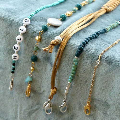 This way you can easily make cute cords for your face coverings: