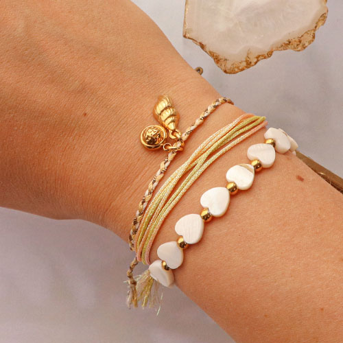 Get started and design trendy bracelets