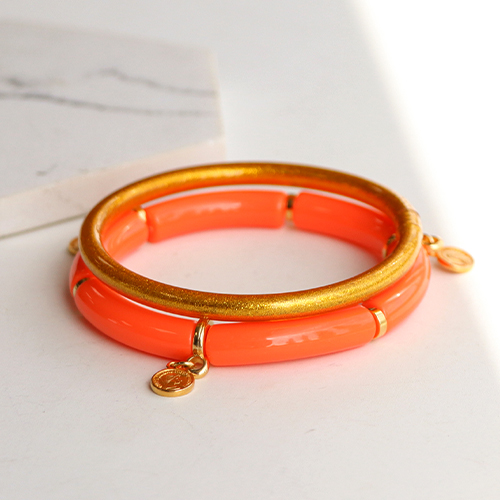 Get started with these colourful acrylic beads tube