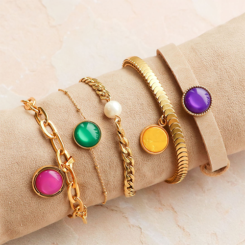 Bracelets and matching earrings with cabochons