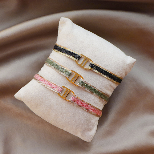 Inspiration for a trendy bracelet collection