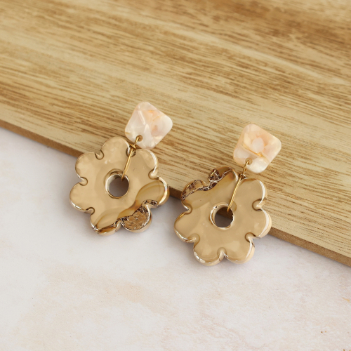 Get to work with DQ Greek ceramic flowers for elegant jewellery