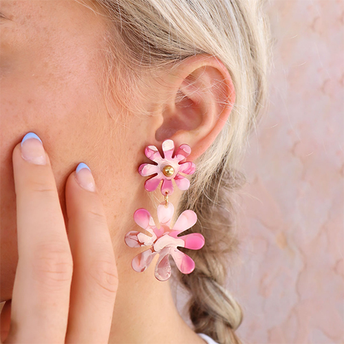 How to use Plexx flowers and hearts in eye-catching earrings