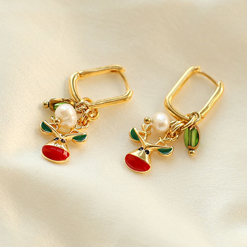 Design beautiful Christmas jewellery with metal charms TQ