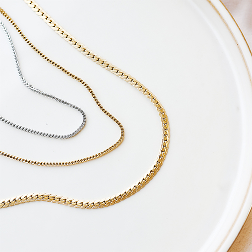 This is how to incorporate stainless steel jewellery into your collection