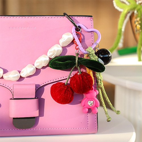 Design bold accessories with statement charms