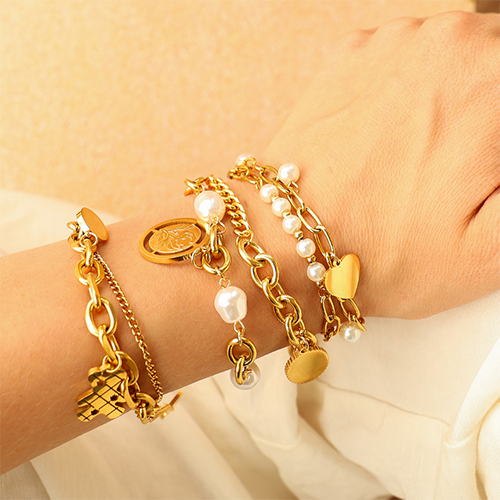 How to use a helper tool with your bracelets