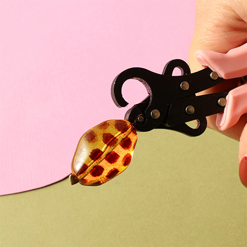 Make charms with BY31&reg; head pins and 1-Step Looper eyepin pliers