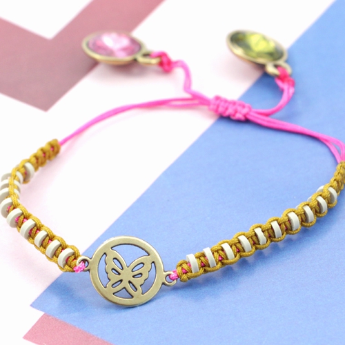 With Rivoli crystals and our beautiful drop shaped charms you can make fantastic earrings with a classical look!