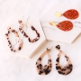 Make earrings yourself with resin pendants with DQ metal earrings