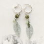 Keychain + earrings with genuine leaves, natural stone beads and satin macram&eacute; bead cord