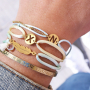 This is how you make the best initial bracelets with satin wire: