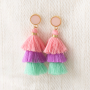 Make your collection summer proof and create earrings with the 3-layer tassels.