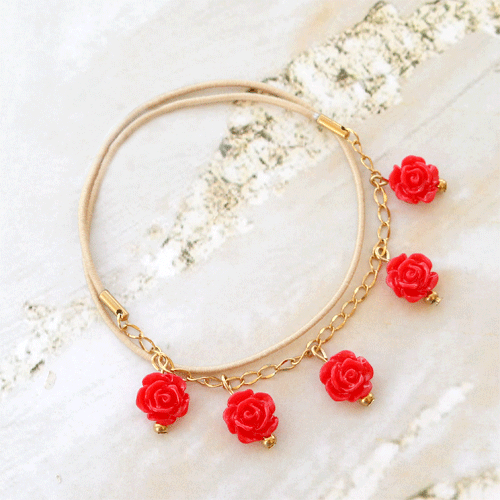 Make nice earrings, bracelets and rings with the new rose beads: