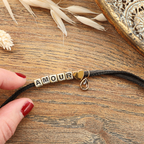 Here is how to make the most beautiful C.U.S&reg; jewellery: