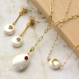 Get started and make trendy jewellery with the pearl shine shell items in combination with the zirconia brass elements