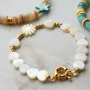 How to make stylish but also playful jewellery with shell beads: