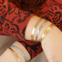 How to wear and present ready-to-wear bangle bracelets