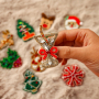 Mix & match: Christmas brooches in festive shapes