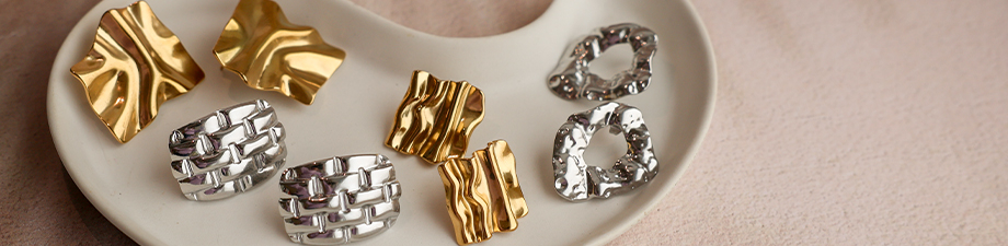 Discover our new collection of stainless steel earrings