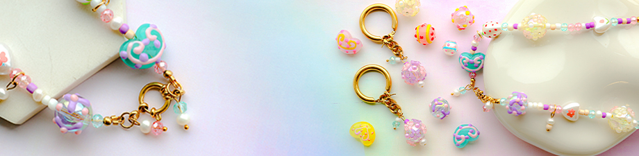 Discover our colourful acrylic beads