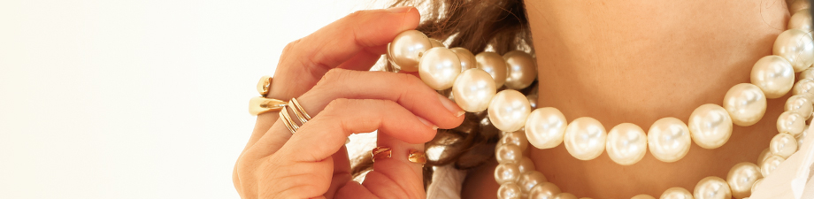 Trendy sparkling glass bead pearl collection